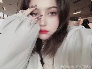 明星网红天天戴美瞳,明星网红的时尚新宠