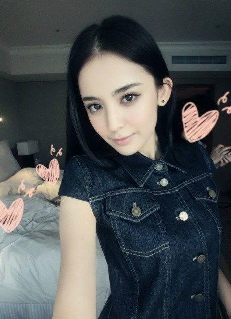明星网红小孩女生是谁,揭秘明星网红小孩女生背后的故事