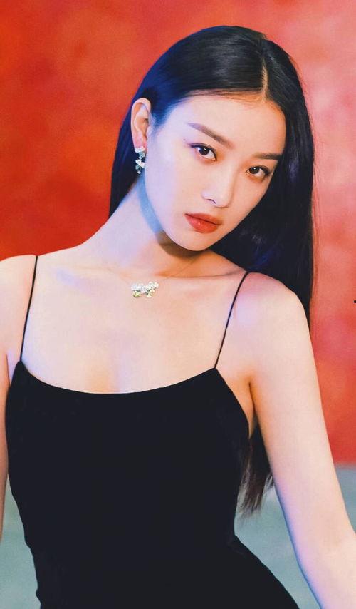 女明星网红的小号是,“揭秘网红女明星小号背后的秘密生活”