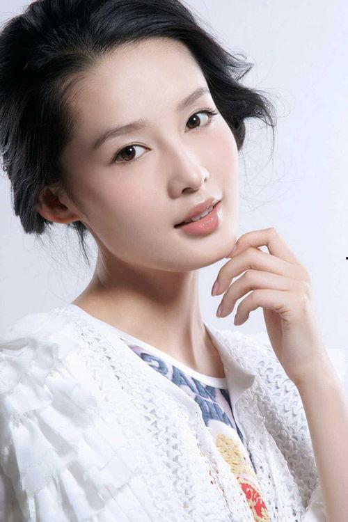 女明星网红的小号是,“揭秘网红女明星小号背后的秘密生活”