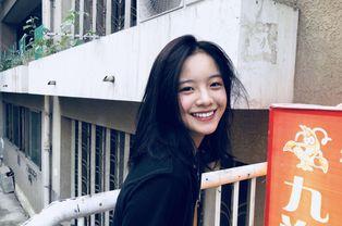 明星网红摇摆桥视频播放,明星风采瞬间捕捉