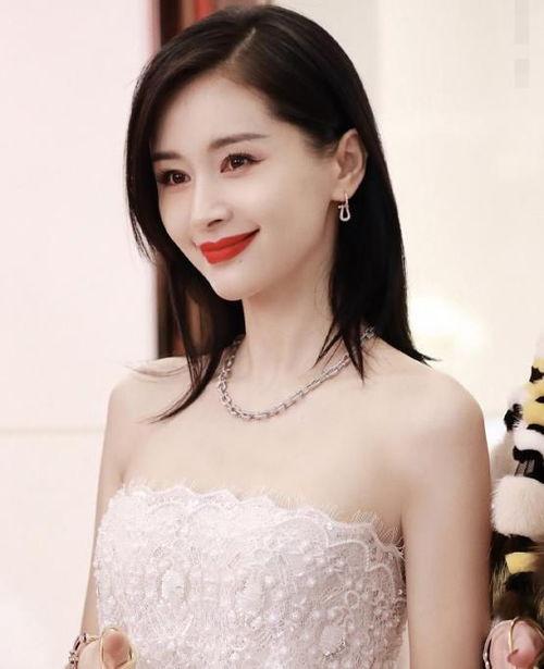 好看的明星网红照片女生,捕捉明星网红的惊艳瞬间