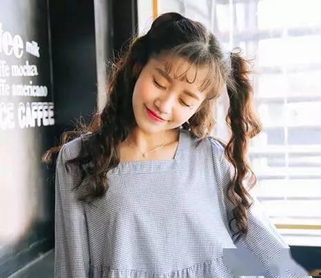 明星网红扎头发双马尾,明星风采尽显