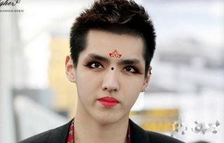 明星网红经纪阿信是谁,幕后推手如何打造璀璨星途